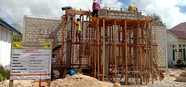 Pembangunan Polindes Desa Kabawakole Sedang Dalam Pengerjaan