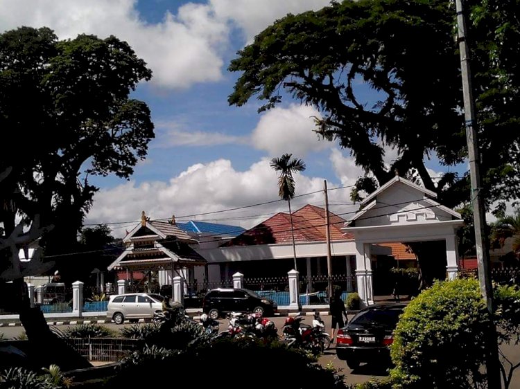 PLN Putuskan Aliran Listrik Rujab Bupati Buton di Kota Baubau