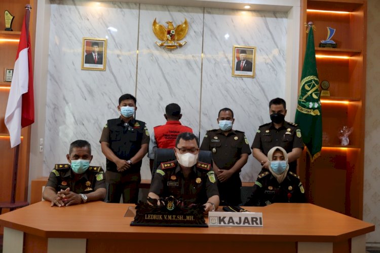 Kejari Buton Tahan Mantan Kades Holimombo Jaya Diduga Korupsi Dana Desa