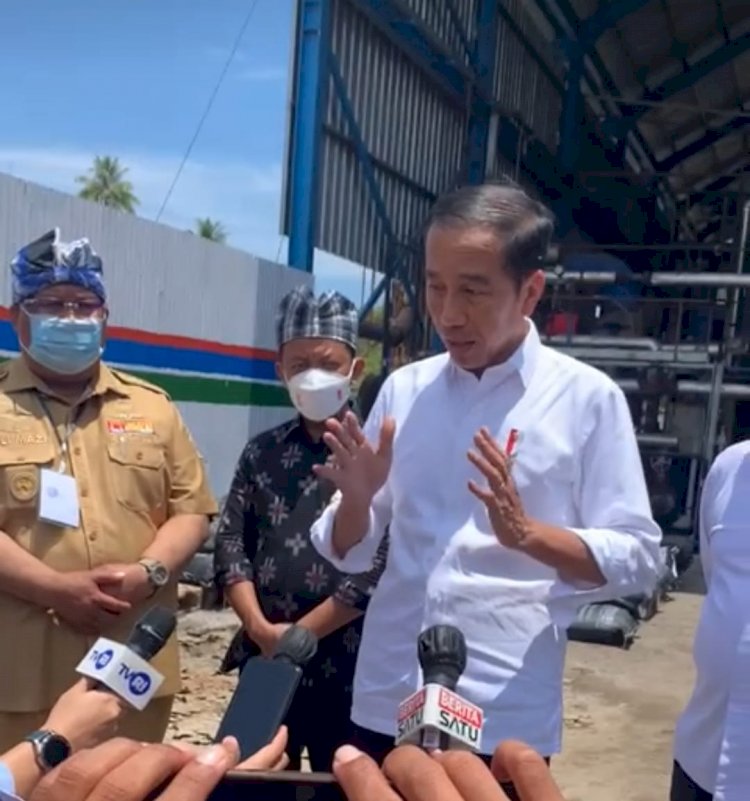 Tinjau Aspal Buton Presiden Jokowi Takjub dengan Potensi Besar Produksinya