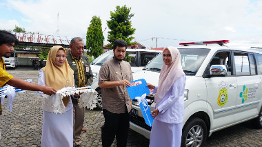 Wujudkan Layanan Kesehatan Cepat, Pemkab Buton Bagikan 7 Ambulans Puskesmas