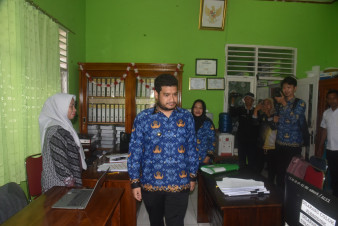 Bupati Buton Sidak Puskesmas Banabungi, Respon Cepat Keluhan Tenaga Medis dan Warga