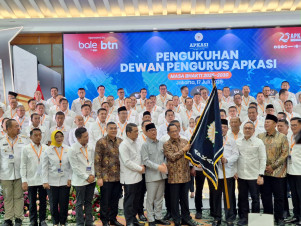 Bupati Buton Resmi Dilantik sebagai Pengurus APKASI Masa Bakti 2025–2030